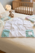 Pack Impermeable Cojín de lactancia y Mudador Portátil - Imagen 4